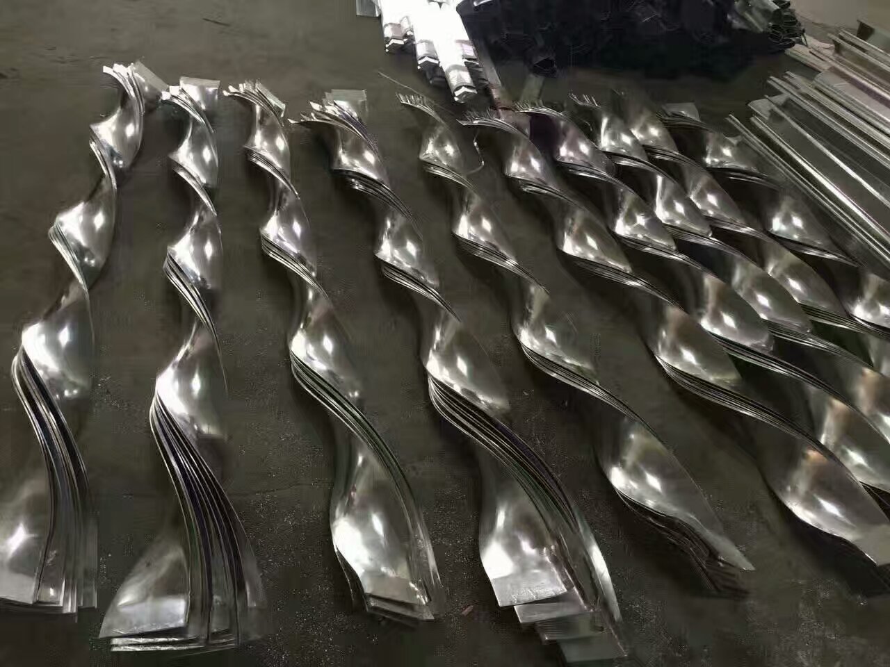 螺旋式铝单板挂片